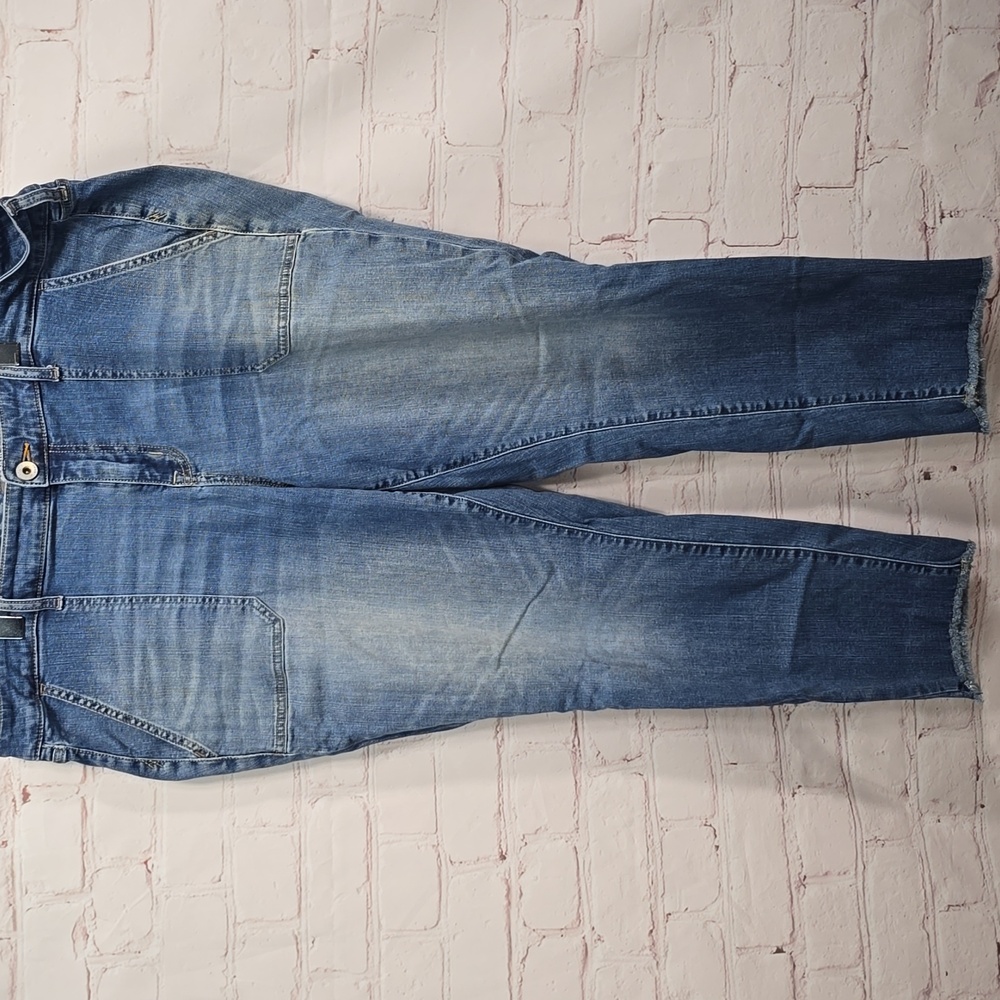 Torrid Vintage Stretch Crop Boyfriend Unhem Denim Capri Jeans Size 20R